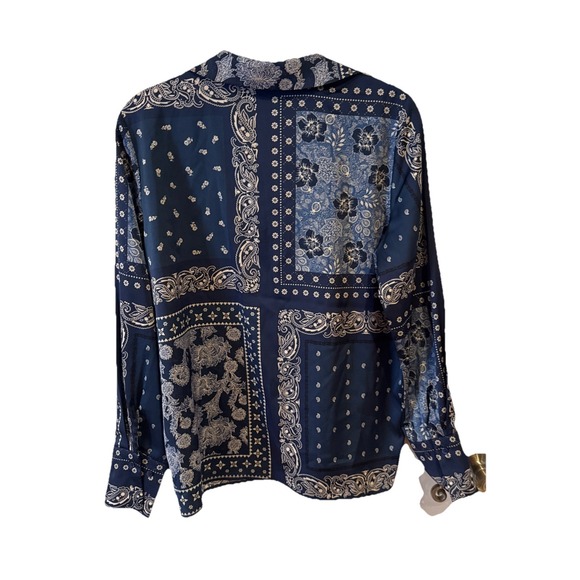 Cupcakes & Cashmere Woman's Blue Long Sleeve Button Up Shirt Small Paisley Print - Picture 4 of 6